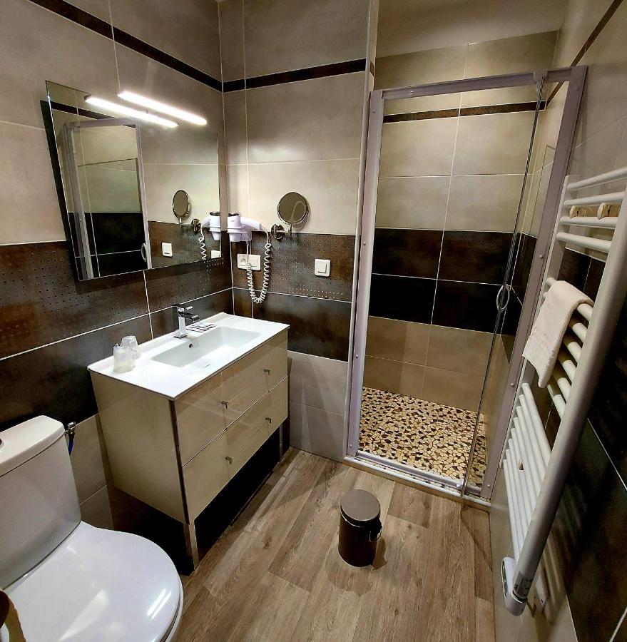 Hotel Les Hauts De Mourèze Eksteriør billede